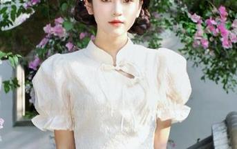 “17c吃瓜”首页，一片热闹，如同魔幻现实主义。