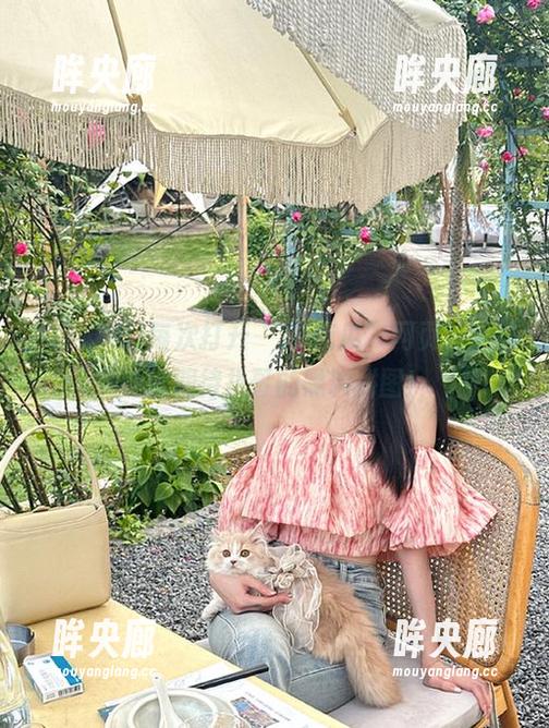 每次打开“17吃瓜”网页，我都偷偷期待扒哥的黑料拼图！