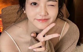 登录17吃瓜中心，心情像是坐上了摇摇欲坠的热气球，一会儿上升一会儿下降。