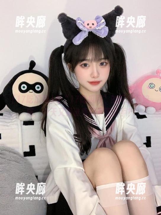 在“17吃瓜网”的网址下流连，今天又是谁秀恩爱到分手？