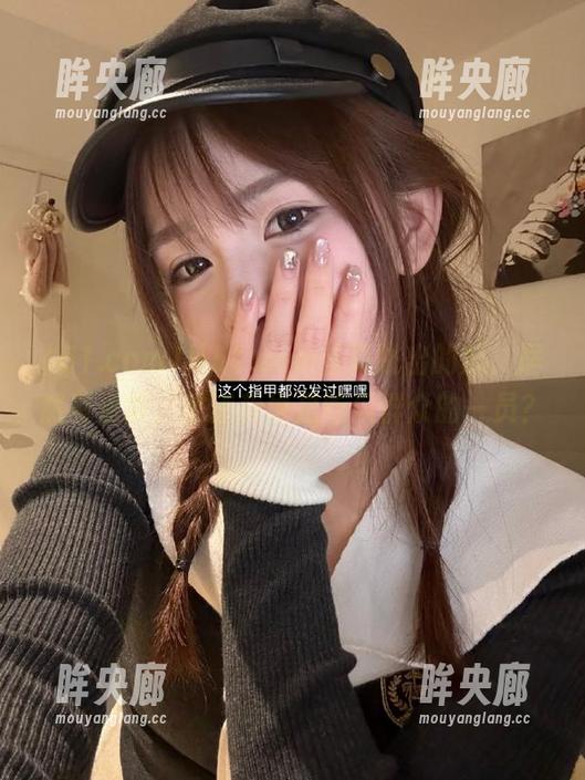 从51.com首页跳出的瓜，居然有点撩，难道我也是吃瓜群众的一员？
