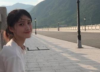 每次登录51cgfun，总有一种“我命由我不由天”的狂妄感，就差没给自己加个特效了…