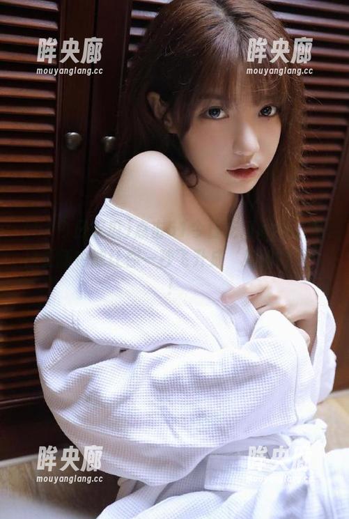 点击51今日吃瓜app，每日更新也能让你一秒飞升成‘娱界达人’！