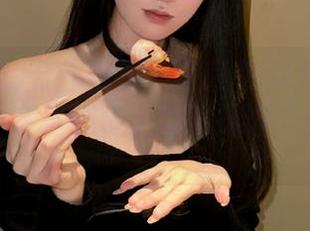合作默契！夸克和51吃瓜勇敢“分享”宇宙趣事，双双掉进了奇妙之旅。