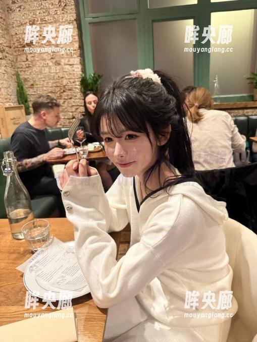 51吃瓜网，打开入口就像打开宝箱，喂饱你的八卦心！