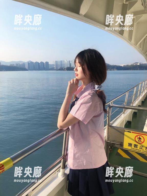 快来下载www.xgua5.tv，就等你在吃瓜的第一排？我可是把爆料准备得多么周全……