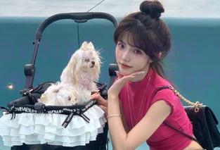 来五一吃瓜网更新，今天的瓜有点奇妙，少说这些了，先售你个好瓜。