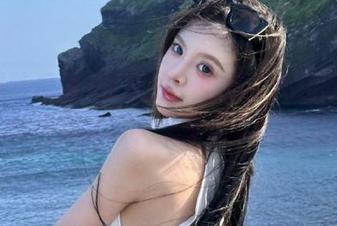 收藏的一堆是“免费吃瓜网”上的内幕评论，感觉比吃瓜还过瘾。