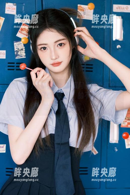 吃瓜网 最新花边:吃瓜网的热心群众脸上挂着“我只想看好戏”的不屑表情,哈哈哈,真有趣。