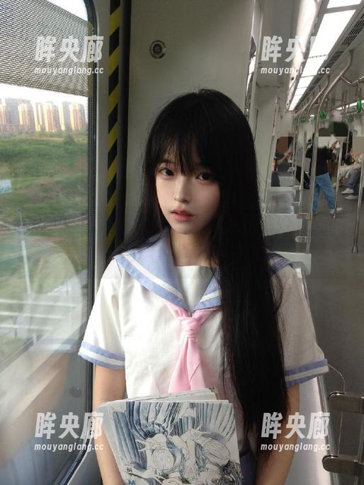 吃瓜频道苹果版上线，刷起来，剖瓜切瓜也是一种技术活！