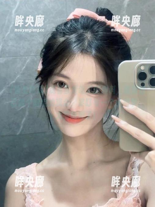 观看吾爱吃瓜的爆料，感觉自己像个剧组的观众，紧盯每一个小细节，太有意思了！