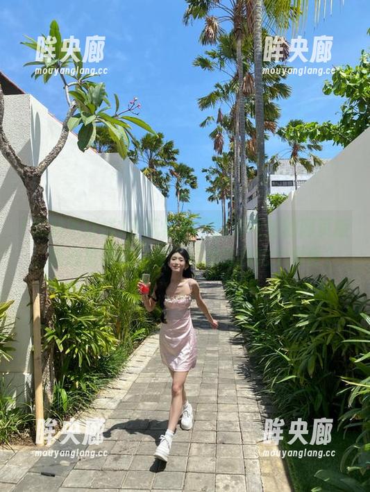 不玩黑料不打烊网站的网页版，我心里没底，要不还是请我吃个零食？