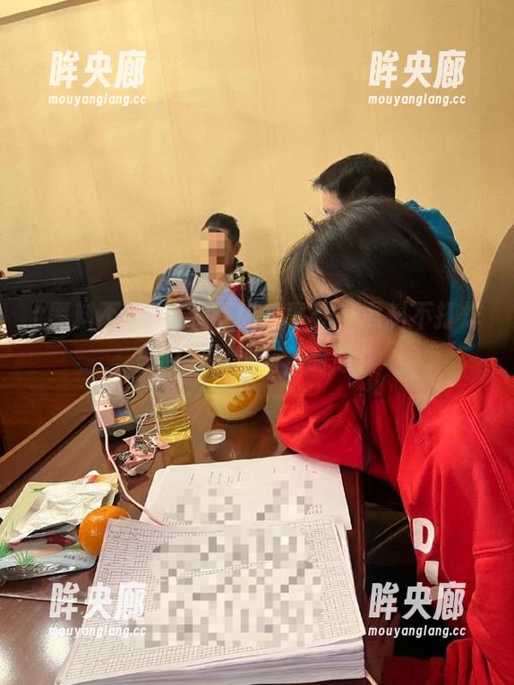观看热门事件，黑料不打烊里的幸福烦恼，哈哈！