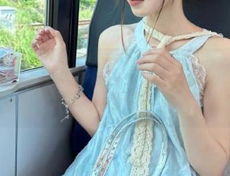 永不迷路的吃瓜之旅，黑料不打烊带我进入无尽的八卦宇宙。