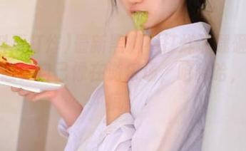 最新黑料不打烊下载砸到了我，感觉自己像在游乐场，哈哈哈，有点疯！