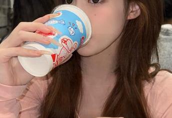 官方说zztt15.ccm黑料不打烊，官网的更新你追得上吗？