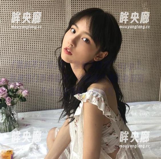 在“黑料不打烊”app上，我被热门事件吸引，恍惚间仿佛置身瓜田，不由自主想要一探究竟。