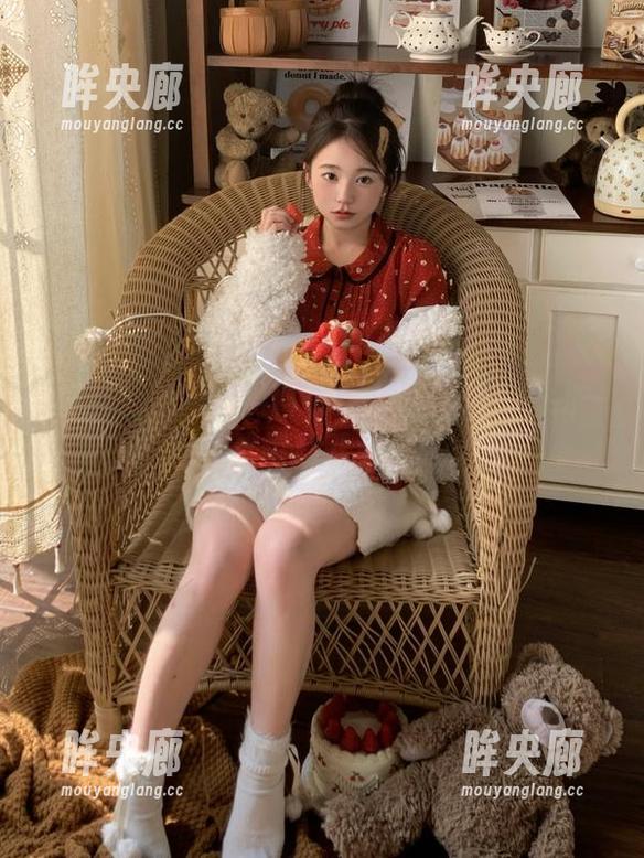 “51黑料社”入口在哪儿？我一直在这钥匙孔旁边等！