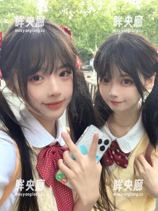 对着黑料社区在线的“瓜”，每次都得小心提醒自己，别太沉迷那个入口！