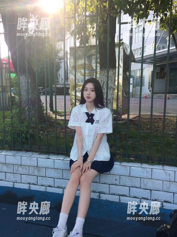 今天的“黑料网”真的是不怕事儿大，收藏了那么多话题，感觉自己也要跟着带上风了。
