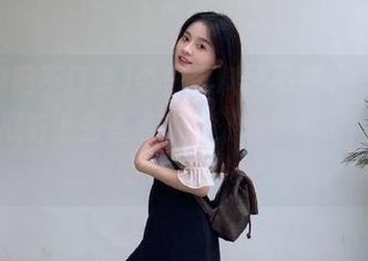 今日黑料网不打烊，要更新的瓜听上去有点撩哦，心里不由得扑通一下！