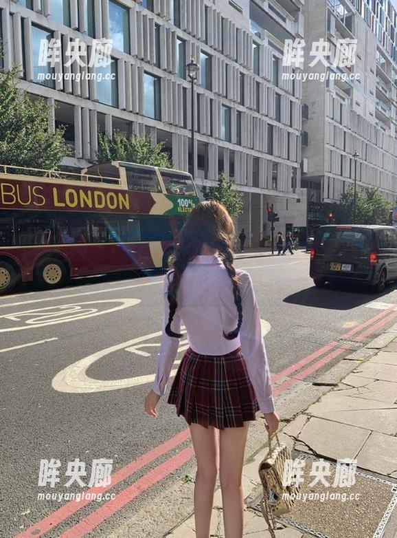“黑料网址”网页：我仿佛置身于八卦的海洋中