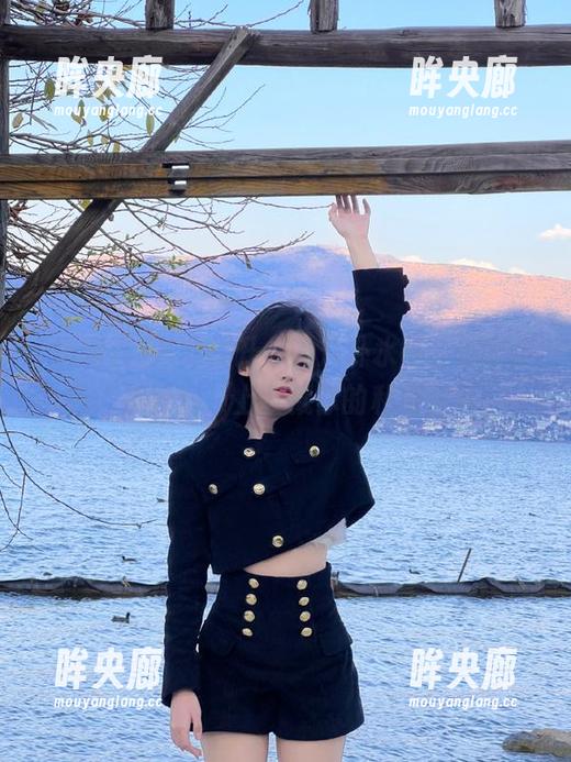 黑网料 从此提升你的八卦水平,别忘了在“黑网料”上收藏你的私房大片!